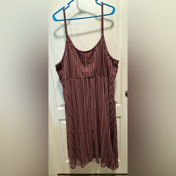 🛍️ Torrid Midi Chiffon Pleated Dress, size 4 (4X-26) fully lined - Picture 7 of 7